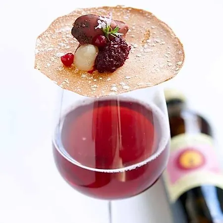 Hotel-restaurant-cafe Krainer מלון