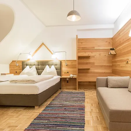 Hotel-restaurant-cafe Krainer 4*