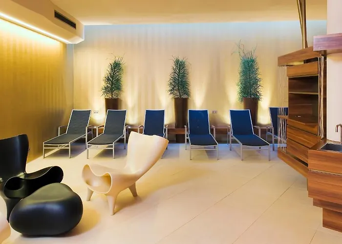 Hotel-restaurant-cafe Krainer فندق 4*